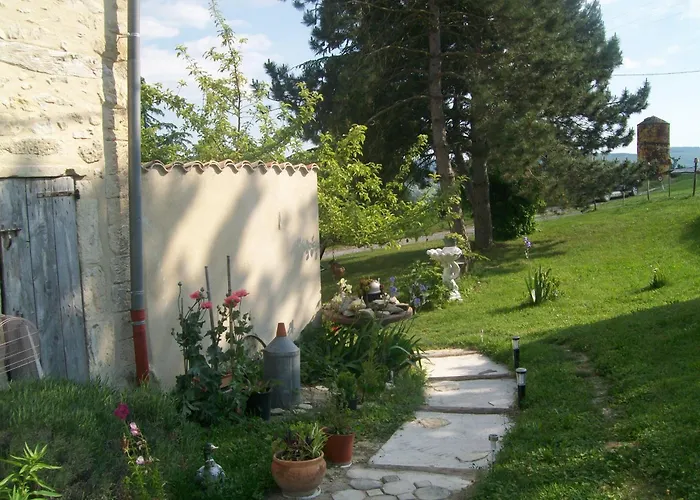 D'hotes La Margotte Bed & Breakfast