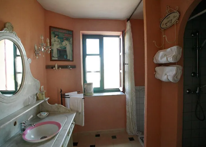 D'hotes La Margotte Bed & Breakfast